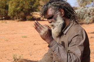 Mar̠angka Wangkapai: Hand talk on Spinifex Country